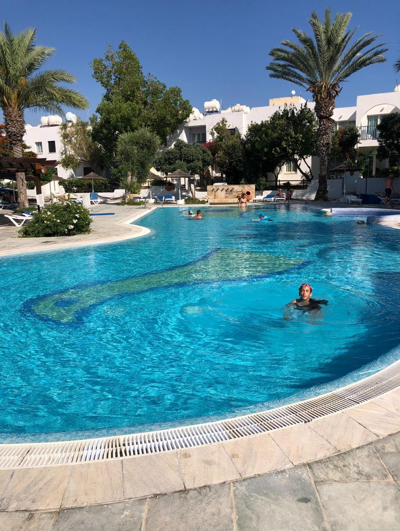 Paphos Gardens Studio Suite Luaran gambar