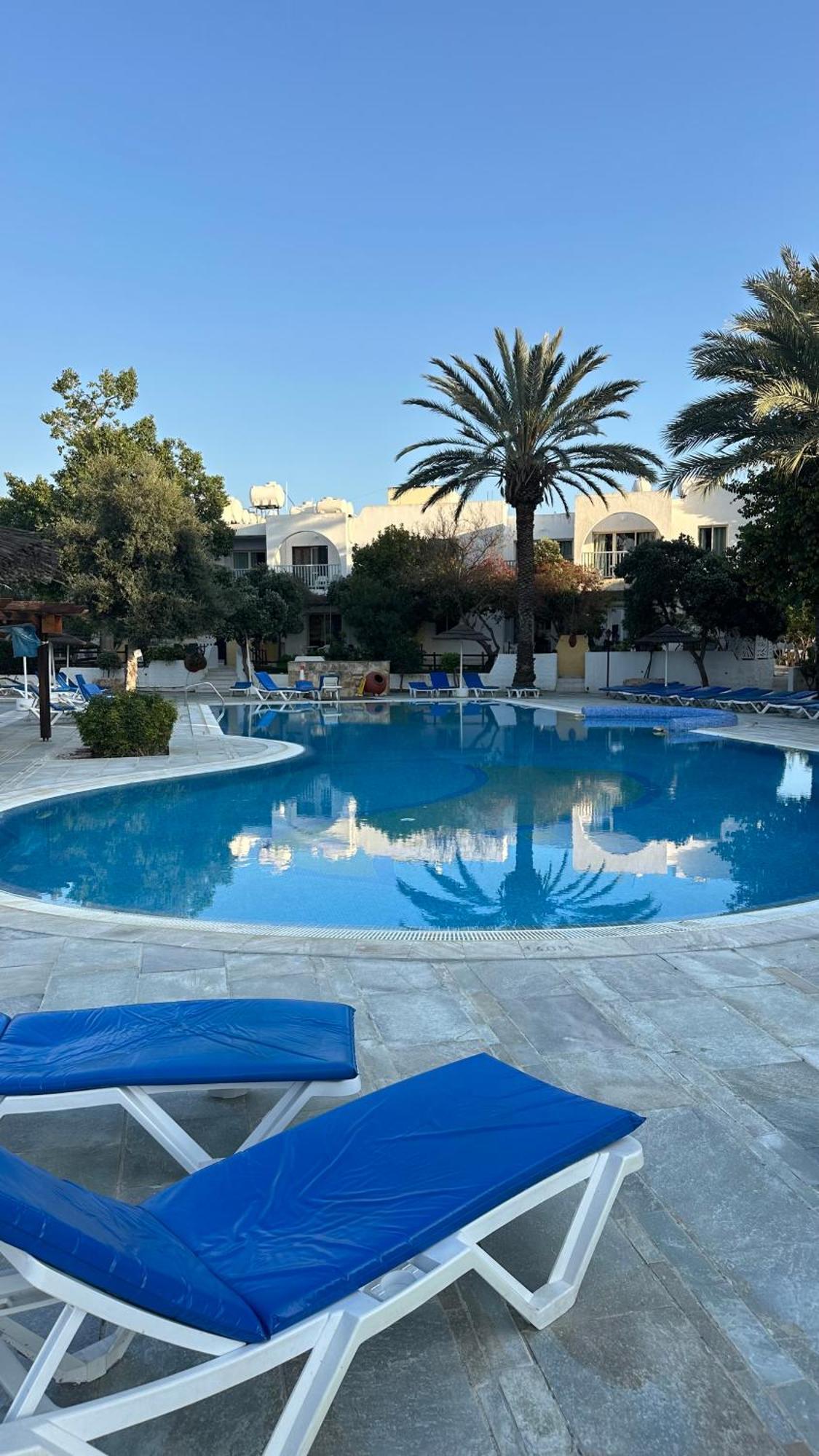 Paphos Gardens Studio Suite Luaran gambar
