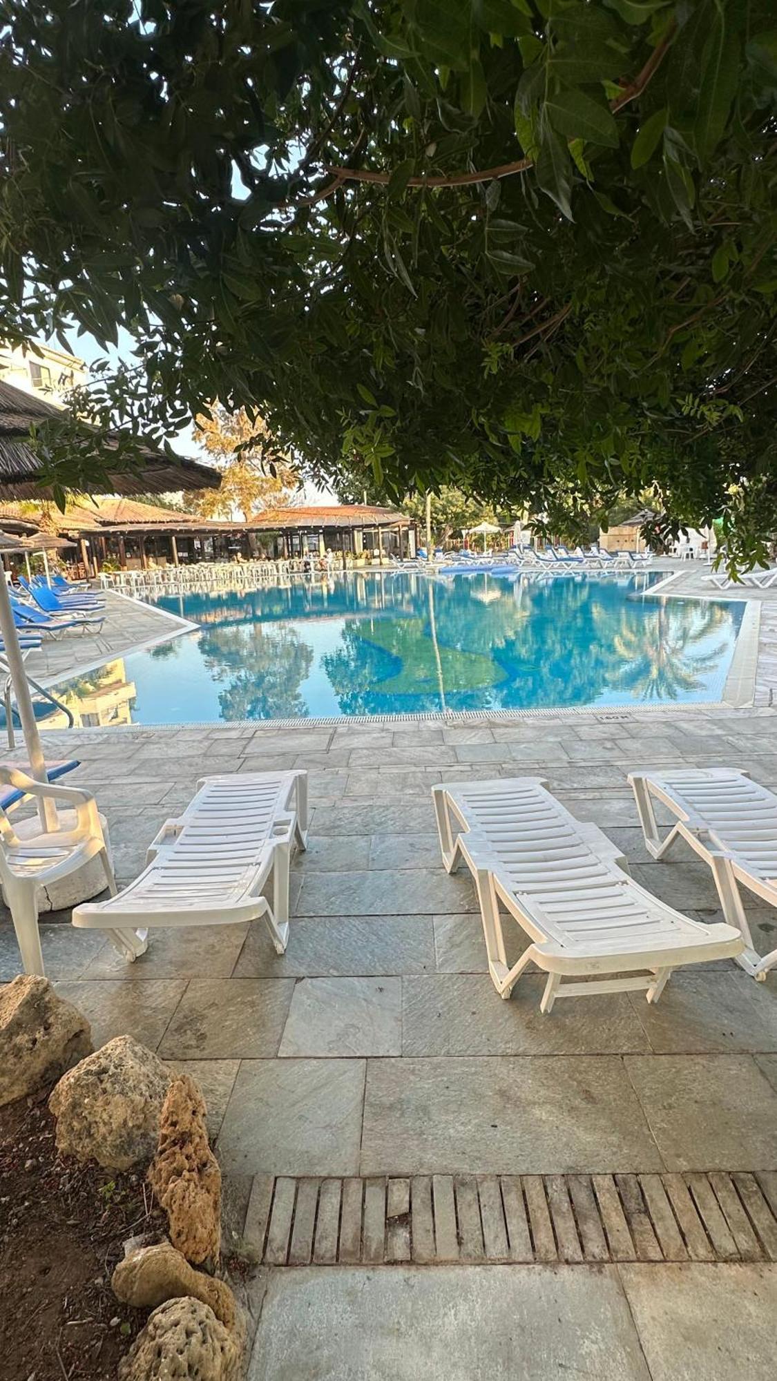 Paphos Gardens Studio Suite Luaran gambar